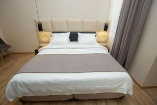 Отель History Hotel Tbilisi Тбилиси Двухместный номер с 1 кроватью и террасой-9