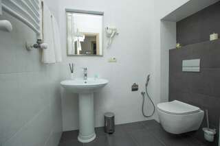 Отель History Hotel Tbilisi Тбилиси Люкс-5