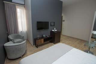 Отель History Hotel Tbilisi Тбилиси Люкс-4